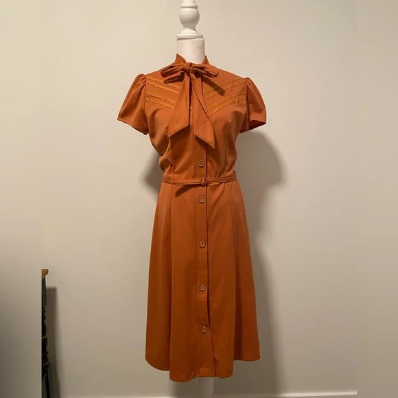 Vintage Dress - Picture 1 of 3